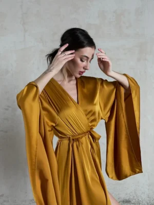 Élégante robe kimono pour le jour du mariage